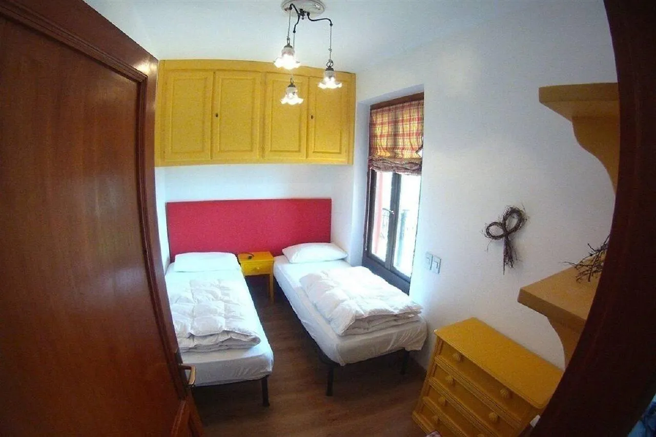 Villa With Pool And Beautiful Lake View Мальчезине Италия